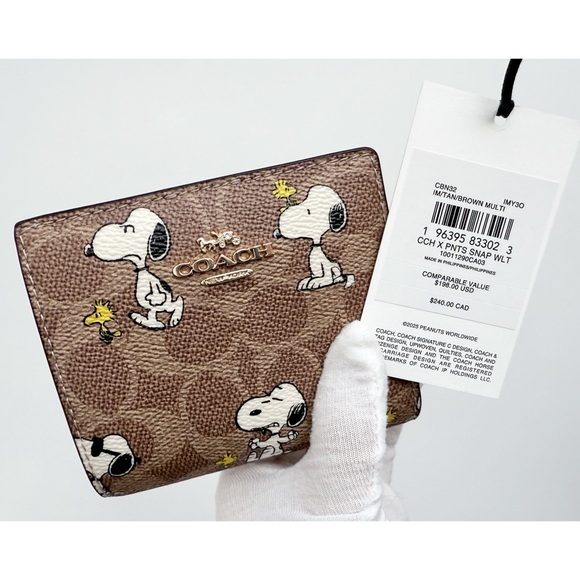 SOLD๐ Coach X Peanuts Snap Wallet In Signature Canvas With Snoopy Print CBN32 - Picture 5 of 15